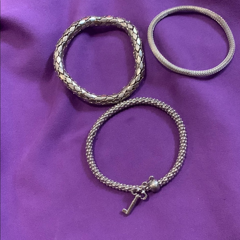Elegant Silver Bracelet Set